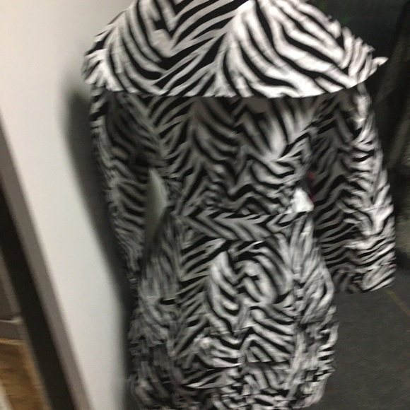 Size large Jerry T black/white zebra tie waist dress jacket - Picture 4 of 4